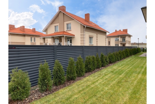 Комплект секции забора жалюзи Milan new 2.0х2.5м 0.45 мм, PE-Double, RAL 7024