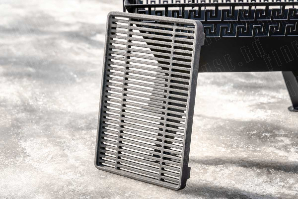 Решетка с чугунной вставкой для очага 620 мм "Морепродукты"