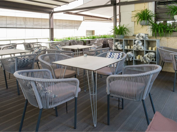 Стол обеденный из HPL 90х90 см, Руссо, цвет: молочный