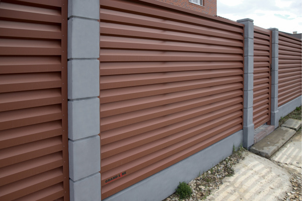 Ламель для забора жалюзи, Milan Gofr, с пленкой 0.45 мм, Drap TX, RAL 8004