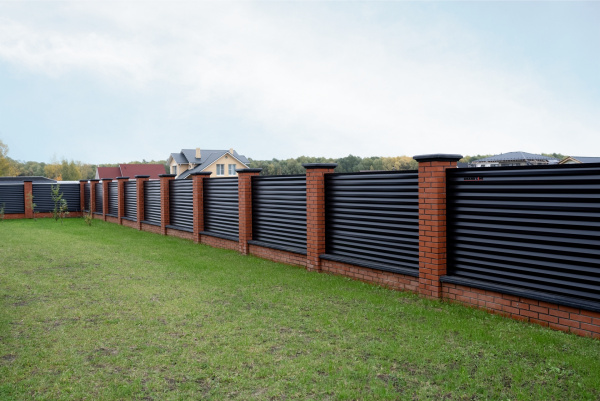 Ламель для забора жалюзи, Tokyo new, с пленкой 0.5 мм, Drap, RAL 9005