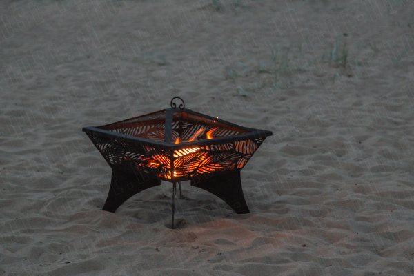 Крышка-искрогаситель, квадратная для очага 900 мм