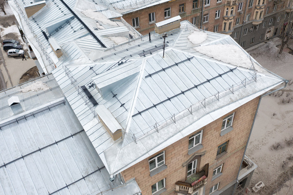 Снегозадержатель для фальцевой кровли Roofsystems Econom Smart фальц, 4 опоры, 2 трубы, круг Ø25 мм, L=3000 мм, RAL 7024