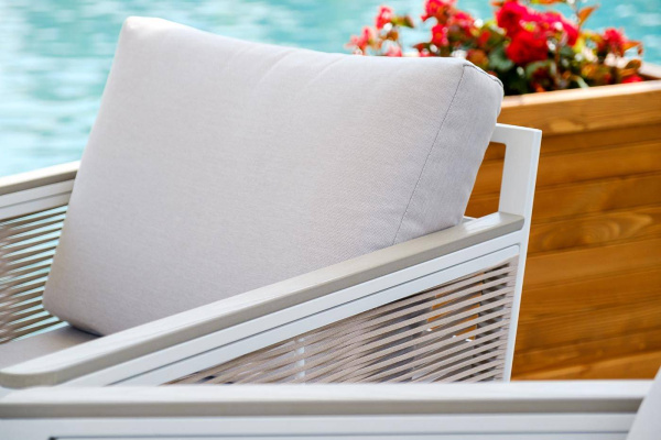 Кресло из роупа садовое, Сан Ремо, каркас алюминий белый, роуп бежевый, ткань бежевая