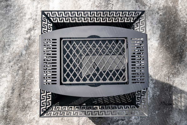 Решетка с чугунной вставкой для очага 900 мм "Стейк"