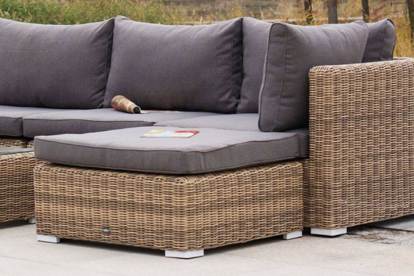 Оттоманка плетеная из искуственного ротанга с подушкой, Лунго цвет: соломенный