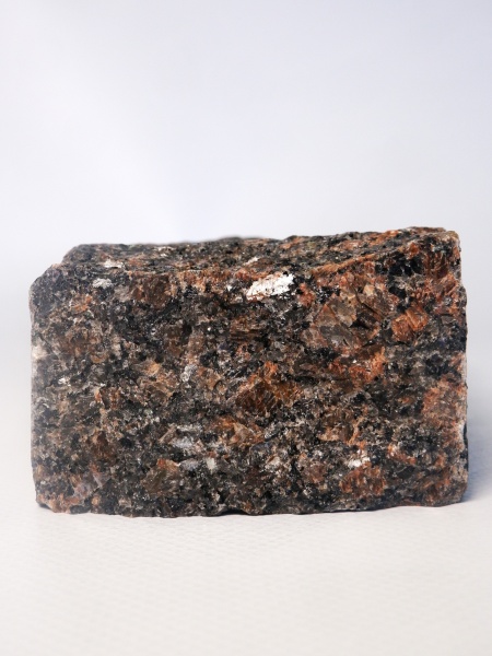 Гранитная брусчатка Дымово 50 мм 150х80, пилено-колотая, цвет: коричневый