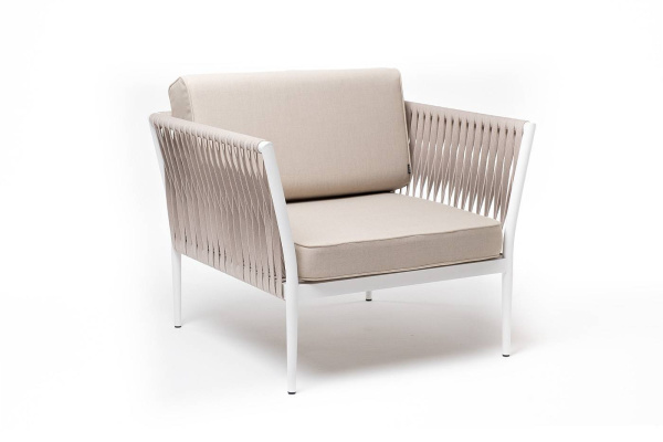 Кресло из роупа, Касабланка, каркас алюминий белый муар, роуп бежевый 20 мм, ткань бежевая 052