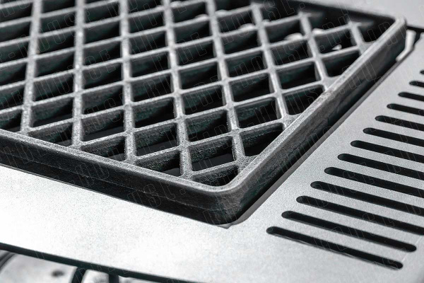 Решетка с чугунной вставкой для очага 900 мм "Стейк"