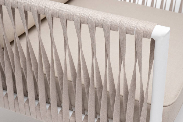 Кресло из роупа, Касабланка, каркас алюминий белый муар, роуп бежевый 20 мм, ткань бежевая 052