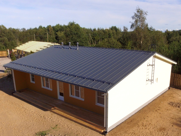 Снегозадержатель для фальцевой кровли Roofsystems Econom Smart фальц, 2 опоры, 2 трубы, круг Ø25 мм, L=1500 мм, RAL 8017