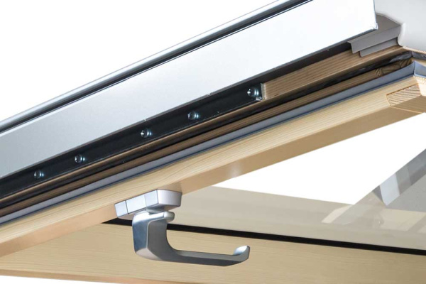 Мансардное окно Fakro, 66х118 см FTS-V U4, Дерево, 2-х камерный стеклопакет