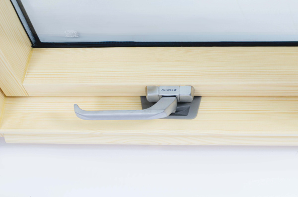 Мансардное окно Fakro,  78х140 см FTP CH, Дерево, однокамерный стеклопакет