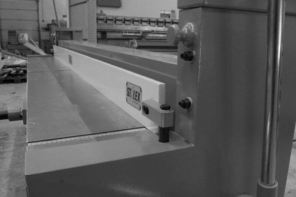 Гильотина ручная Stalex Q01-1.25х2000