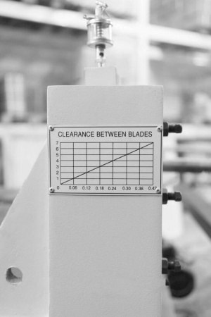 Гильотина электромеханическая Stalex Q11-3х1500
