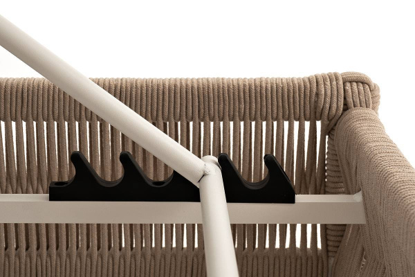 Шезлонг плетеный из роупа, Ривьера, каркас алюминий белый муар, роуп бежевый круг, ткань бежевая 052