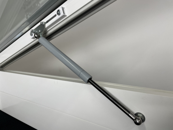 Зенитный фонарь Werso на электроуправлении, с однослойным поликарбонатным куполом, 60х60 см однокамерный стеклопакет