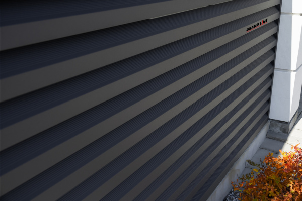 Ламель для забора жалюзи, Milan Gofr, с пленкой 0.45 мм, Drap TX, RAL 9005