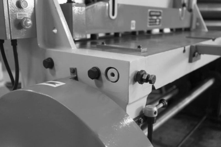 Гильотина электромеханическая Stalex Q11-3х1500