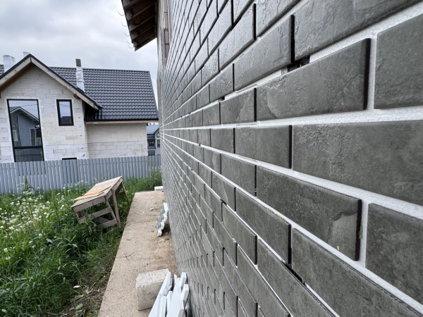 Термопанель рядовая Европа с плиткой Keramin, 1020х600 мм, 100 мм ППС, гладкий, цвет: Колорадо 2