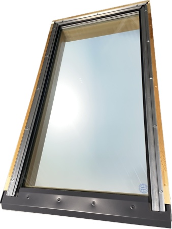 Глухое мансардное окно Werso, 114х140 см, дерево, 1 - камерный стеклопакет, триплекс, лак