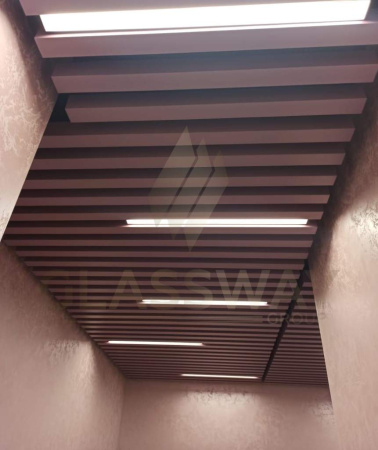 Кубообразная рейка алюминиевая, 50х50 мм 0.3 мм, Al, красное дерево