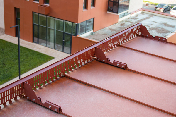 Снегозадержатель решетчатый для фальцевой кровли Roofsystems Prestige Master фальц 4 опоры, 1 полотно, L=2500 мм, RAL 8004