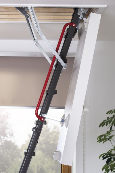 Металлическая чердачная лестница Fakro LME, 70x120x280 см