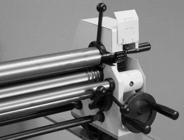 Станок вальцовочный электромеханический Stalex ESR-1300х1.5E