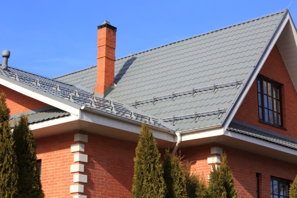 Снегозадержатель Grand Line NEW универсальный,  L=1000 мм, 2 опоры, 2 трубы, овал 42х21 мм. RAL 3020