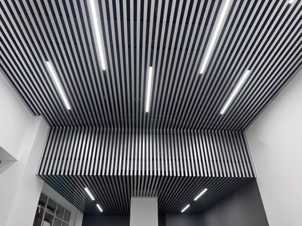 Кубообразная рейка алюминиевая, 40х30 мм 0.3 мм, Al, металлик