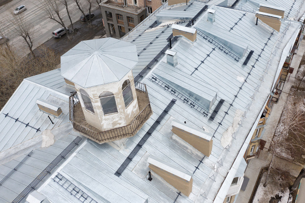 Снегозадержатель для фальцевой кровли Roofsystems Prestige Фальц-америка, 4 опоры, 2 трубы, овал 45х25, L=3000 мм, zinc