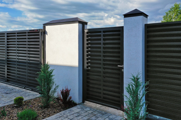 Ламель для забора жалюзи, Milan, с пленкой 0.5 мм, Satin Matt, RAL 9005