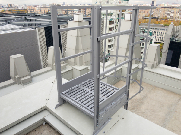 Площадка выхода пожарной лестницы Roofsystems, ГОСТ, 800 мм, L=800 мм RAL 7004