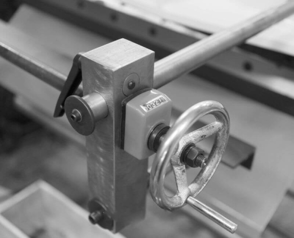 Гильотина электромеханическая Stalex Q11-3х1500