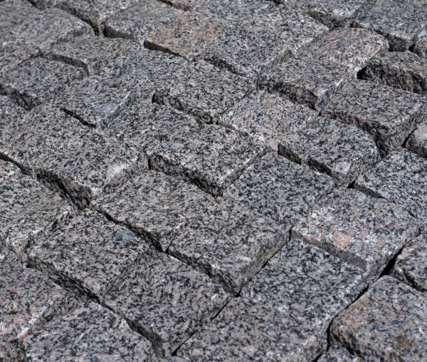 Гранитная брусчатка Возрождение 50 мм 100х100, колотая, цвет: серый