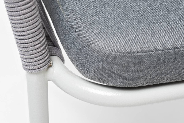 Стул из роупа, Марсель, каркас алюминий белый муар, роуп светло-серый круглый, ткань светло-серая