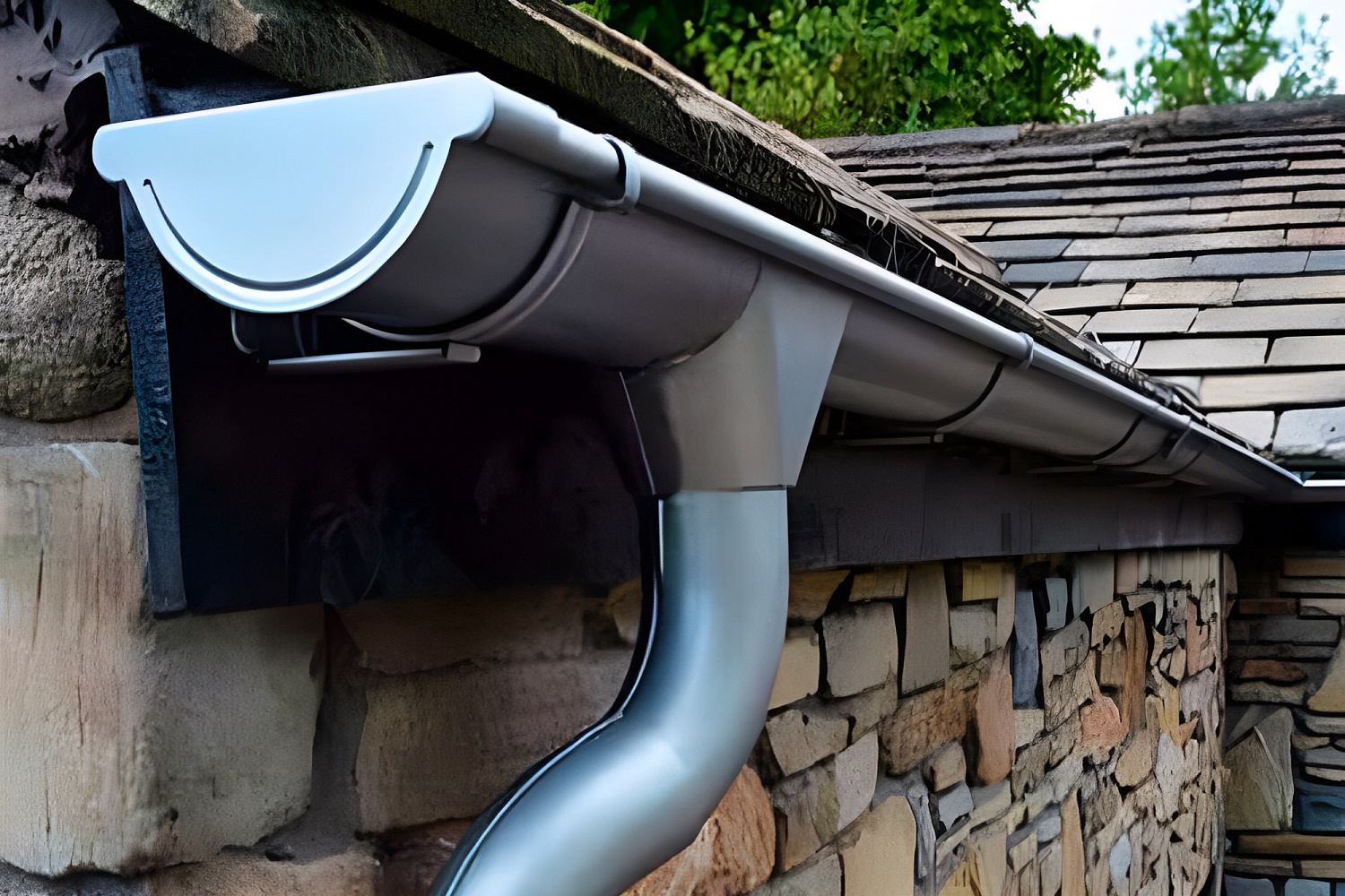 Системы водостока: как выбрать и установить?