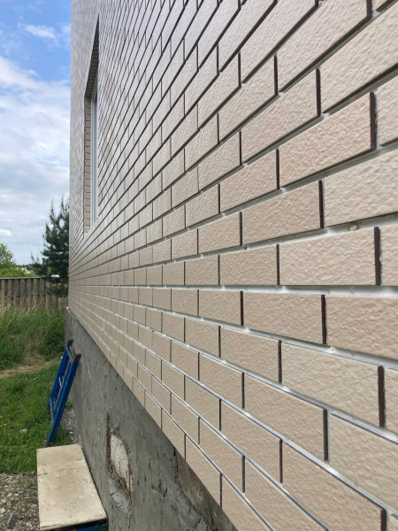 Термопанель рядовая Европа с плиткой Keramin, 1020х600 мм, 100 мм ППС, гладкий, цвет: Амстердам 7