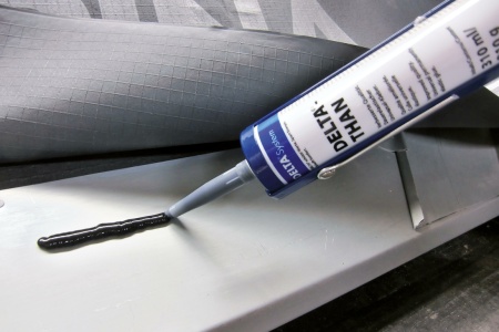 DELTA-THAN SB клей, фолиевая туба, 600 мл