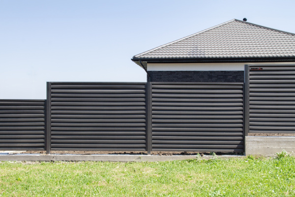 Ламель для забора жалюзи, Milan, с пленкой 0.5 мм, Drap TX, RAL 9005