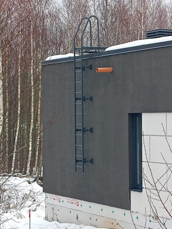 Лестница пожарная ГОСТ П 1-1, 800 мм, L= 2450 мм RAL 3000