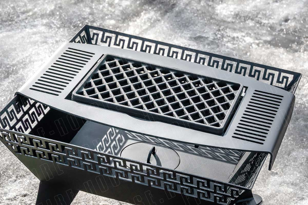 Решетка с чугунной вставкой для очага 900 мм "Стейк"