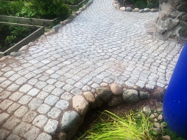 Гранитная брусчатка Мансуровская 50 мм 100х100, галтованная, цвет: серый