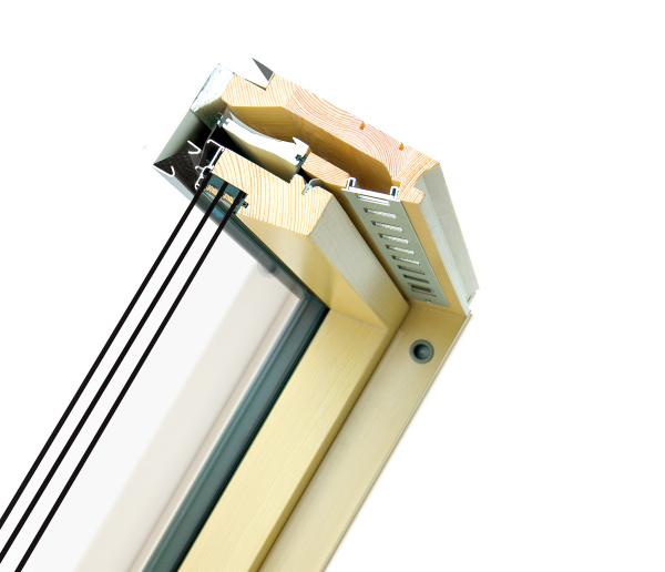 Мансардное окно Fakro,  78х140 см FTP-V U5 Thermo, Дерево, 2-х камерный стеклопакет с вентканалом